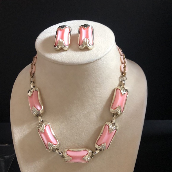 Vintage Pink Thermoset Necklace Clip Earrings Set Pretty in Pink 15” Silver Tone - Picture 1 of 10